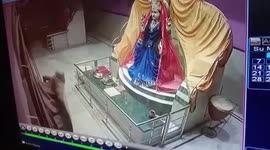 Devotional thief steals donation box from temple in central India