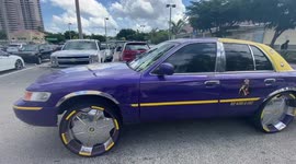Lakers Fan shows respect to Lakers Legend Kobe Bryant while cruising Miami parking lot!!!