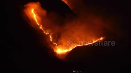 Timelapse video of fires in tens of hectares of hilly area in Samosir