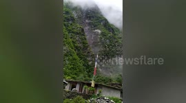 Massive mountain landslide crashes onto homes in Nepal