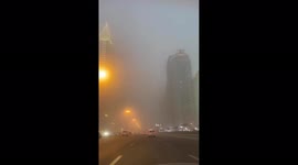 Dust storm sweeps across UAE, disrupting flights