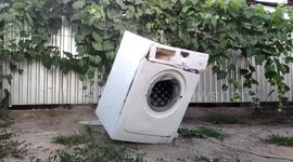 Different kind of spin class: YouTuber chucks dumbbell into washing machine