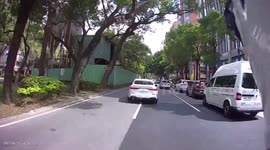 Moped rider cuts off another rider almost causing a rear-end crash (Helmet Cam)