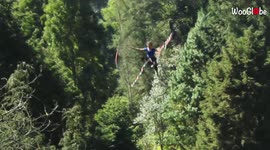 Fearless freestyler bounces on Highline like it's a walk in the park.