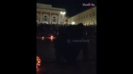 Daring artist lights up the atmosphere with DAZZLING spark fire dance