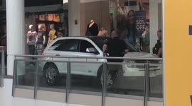 US: Elderly Woman Drives SUV Onto 2nd Floor Of South Shore Plaza In Massachusetts