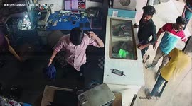 Exploding mobile phone explodes during repair in India