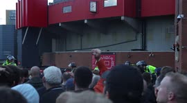 Police horses clear path through glazers out protest to allow Liverpool Fans access to old trafford