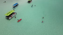 Fascinating flight through the pirate channel in the Bacalar lagoon.
