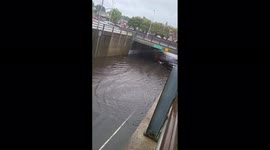 Heavy rains cause flash flooding In Providence, US