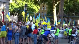 Ukraine supporters celebrate Independence Day in London
