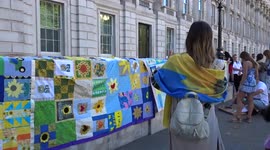 Sunflower Quilt for Ukraine helps to raise funds for Ukrainian children on Whitehall - London