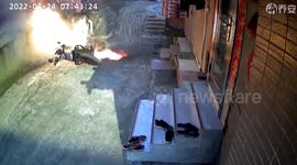 Bikers flee as motorcycle bursts into flames in southern China