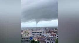 Huge waterspout spotted off China's south coast