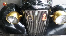 Vintage Car Club of Thailand displays members' cars in Chiang Mai