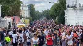 Huge crowds descend on Notting Hill for first carnival in 3 years