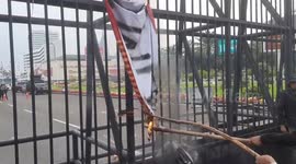 Student Clashes With Police Demonstrations Against the Plan to Increase Fuel Oil in Front of the Indonesian Parliament Building, Central Jakarta