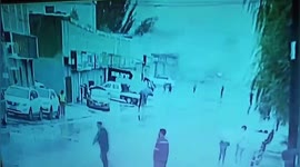 Massive landslide buries shops in northwestern China