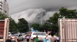 Gigantic 'tsunami wave' storm clouds terrify residents as it hovered over Bangkok, Thailand