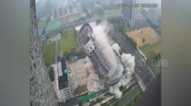 Landmark high-rise building demolished in eastern China