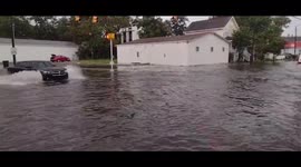 Heavy rains cause flooding in South Carolina, US
