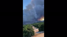 Huge clouds of smoke as fire breaks out near Hemet, Southern California, killing two