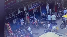 Female thieves steal USD 1,000.93 from man's bag in central India, arrested