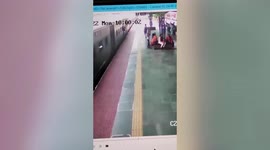 Vigilant cop rescues passenger who fell while trying to get off moving train in eastern India