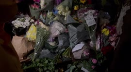 UK: Mourners Lay Flowers At Buckingham Palace After Queen’s Death