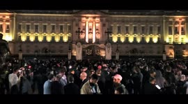 Over a thousand people remained outside Buckingham Palace close to midnight after the death of Queen Elizabeth II