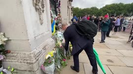 Floral tributes to Queen placed at Buckingham Palace on the first day of national morning in the UK