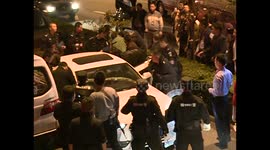 男子劫持司机 特警神勇夺刀救人