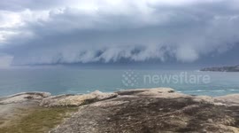 Beautiful time-lapse footage of Australian storm speeding towards land