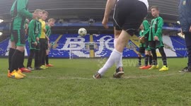 Man demonstrates unbelievable skill with rabona crossbar shot