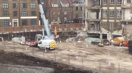 Evacuated 'WWII bomb' building site in London