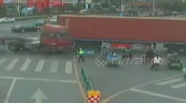 Out-of-control lorry nearly ploughs over cyclists