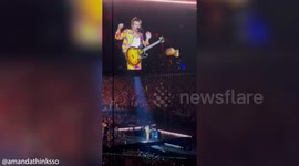 Singer Harry Styles gives heartfelt tribute to Queen Elizabeth II at his concert in Madison Square Garden