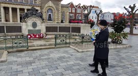 Mayor of Salisbury, Cllr Tom Corbin lays flowers at Salisbury Guildhall as a mark of respect following the death of Her Majesty Queen Elizabeth II