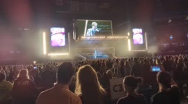 Elton John pays tribute to Queen Elizabeth II at concert in Toronto