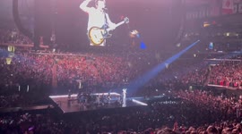 ADDITIONAL FOOTAGE - Harry Styles gives heartfelt tribute to Queen Elizabeth II at Madison Square Garden
