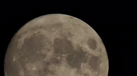 Stunning close-up of full Harvest Moon seen rising above Kent, UK