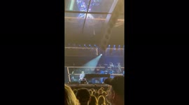 Canada: Elton John Pays Tribute To Queen Elizabeth II At Concert In Toronto 4