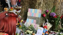 Teddy bears and wrapped flowers still laid despite Royal Park's demand