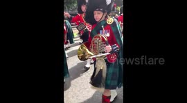 Procession taking the Queen to St Giles's Cathedral in Edinburgh, UK