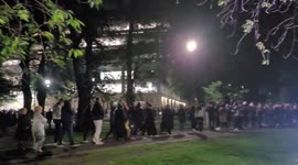 Thousands of mourners queue overnight to see Queen's coffin in Edinburgh