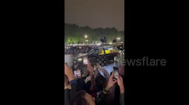 Queen Elizabeth’s coffin arrives at Buckingham Palace