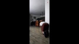 Dad cures boredom by pulling a humorous scare prank on daughter