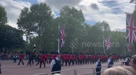 UK: Throngs Of People Flock The Route To Westminster Hall To Catch Glimpse Of Queen’s Procession 4