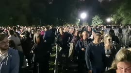 Queue to see Queen lying in state paused for 'at least 6 hours'