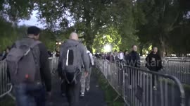 Queue to see Queen lying in state around 11 hours long